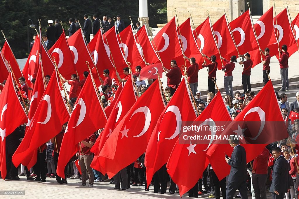 TURKEY-ATATURK-CEREMONY-CHILDREN