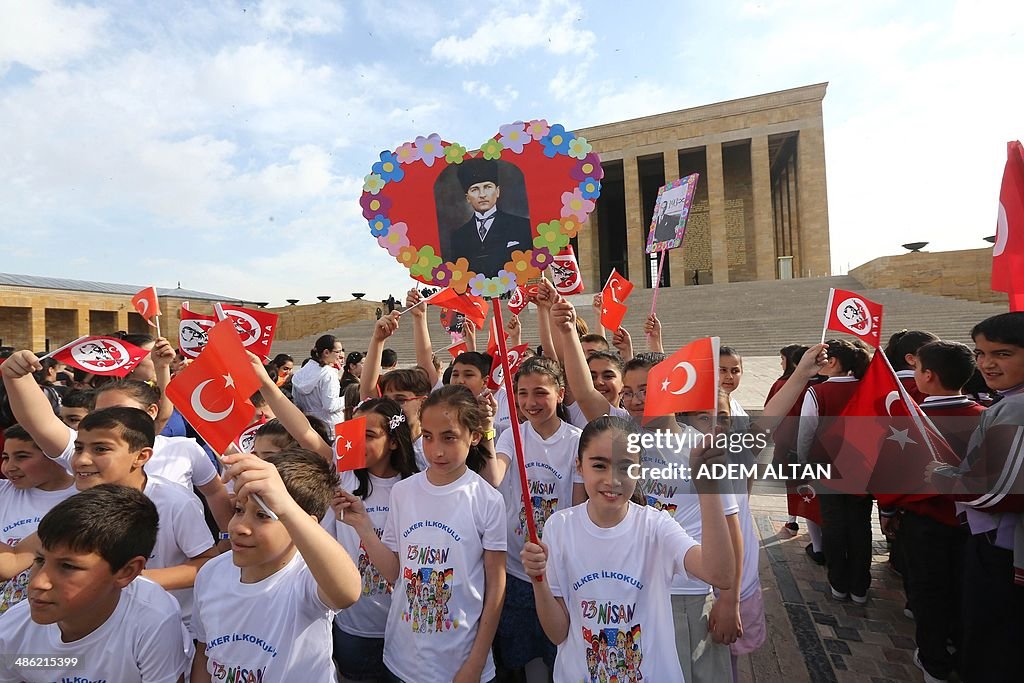 TURKEY-ATATURK-CEREMONY-CHILDREN