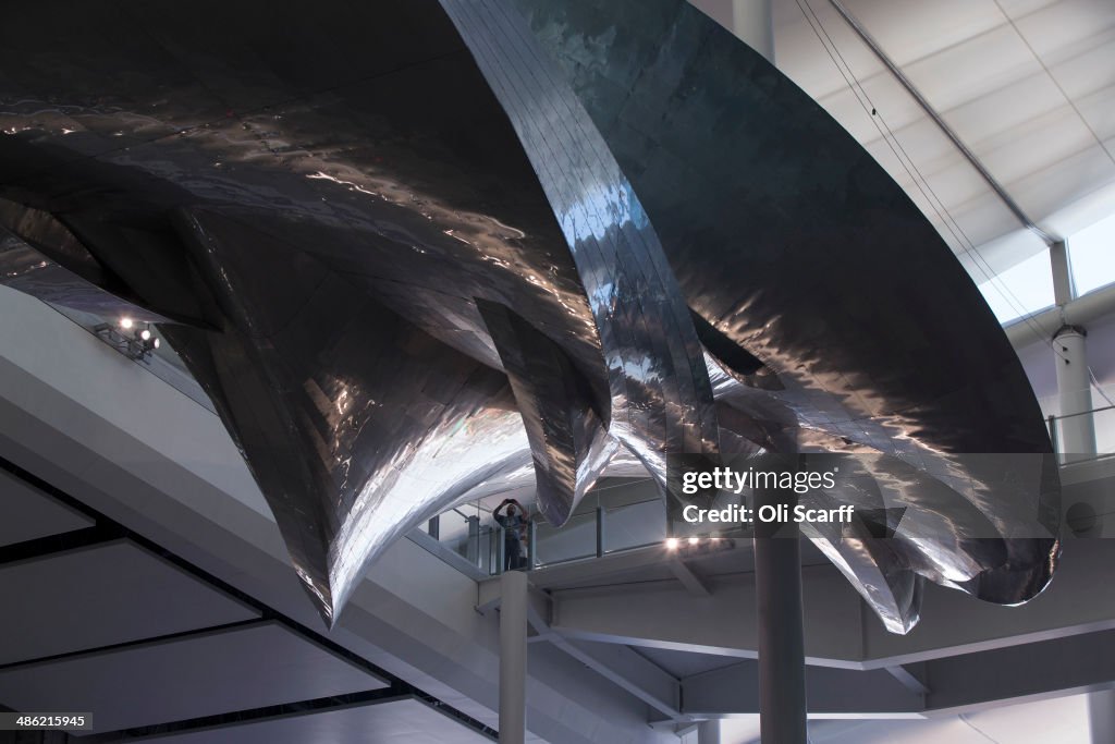 Heathrow Terminal 2 Unveils Richard Wilson Sculpture