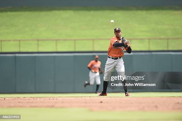 Throwing Tp First Base 73 John Schoop Photos & High Res Pictures - Getty Images