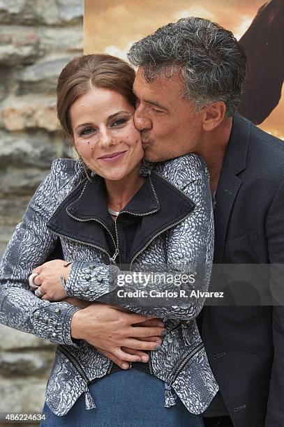 Actress Myriam Gallego and actor Francis Lorenzo attend "Aguila Roja" new season photocall during the 7th FesTVal Television Festival 2015 at the...