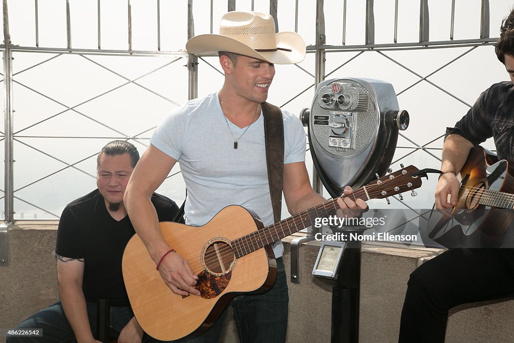 Dustin Lynch Visits The Empire State Building