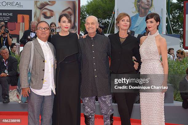 Fruit Chan, Anita Caprioli Jonathan Demme, Alix Delaporte and Paz Vega attend the opening ceremony and premiere of 'Everest' during the 72nd Venice...