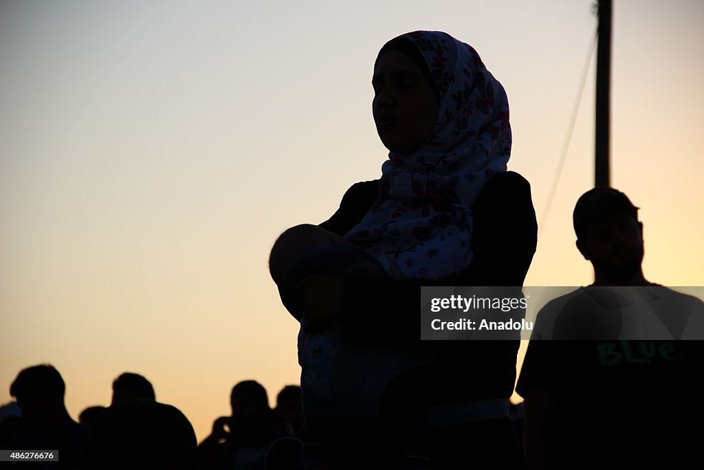 Migrants enter Macedonia en route to Europe