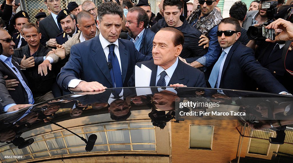 Silvio Berlusconi Signs Acceptance Of His Sentence To Social Services