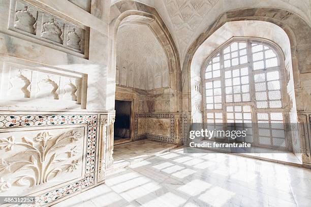 taj mahal agra india - palace interior stockfoto's en -beelden