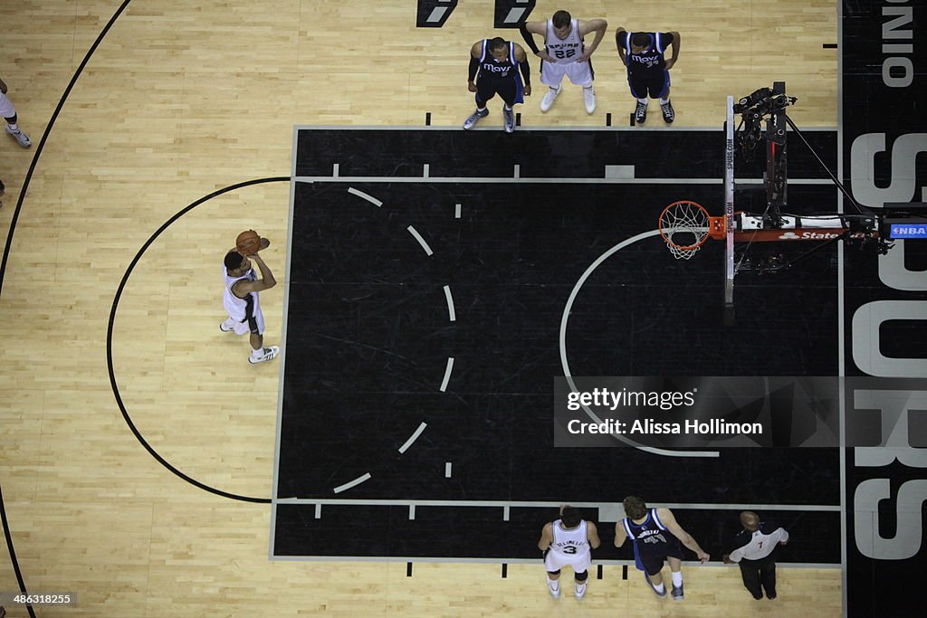 Dallas Mavericks v San Antonio Spurs