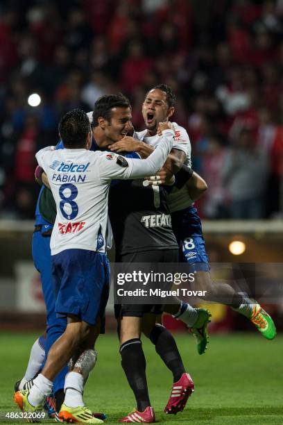 Marco Fabian of Cruz Azul and his teammates celebrate after winning the leg 2 of the final match between Cruz Azul and Toluca as part of the CONCACAF...