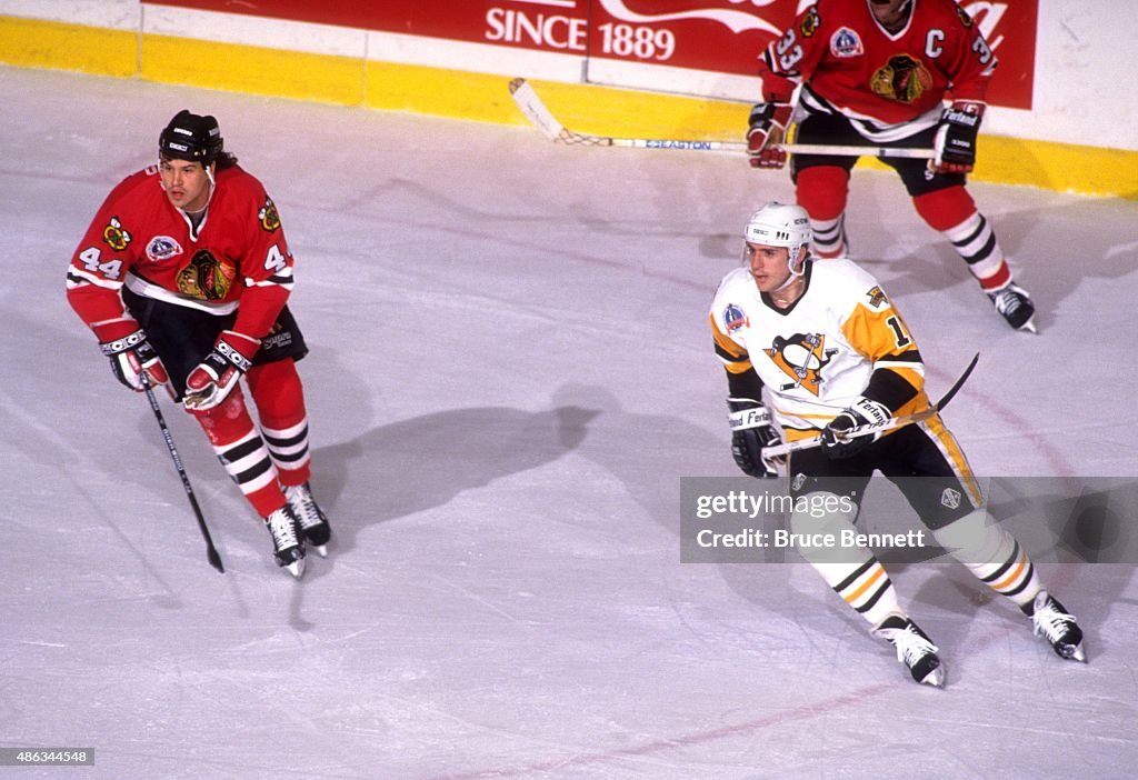 1992 Stanley Cup Finals - Game 1:  Chicago Blackhawks v Pittsburgh Penguins