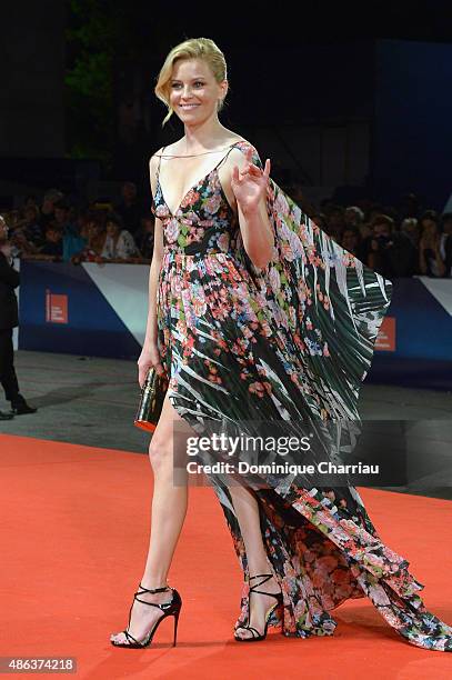 Elizabeth Banks attends a premiere for 'Beasts Of No Nation' during the 72nd Venice Film Festival at Sala Grande on September 3, 2015 in Venice,...