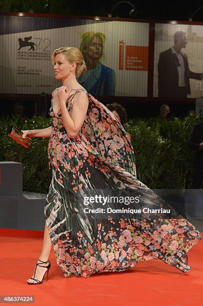 Elizabeth Banks attends a premiere for 'Beasts Of No Nation' during the 72nd Venice Film Festival at Sala Grande on September 3, 2015 in Venice,...