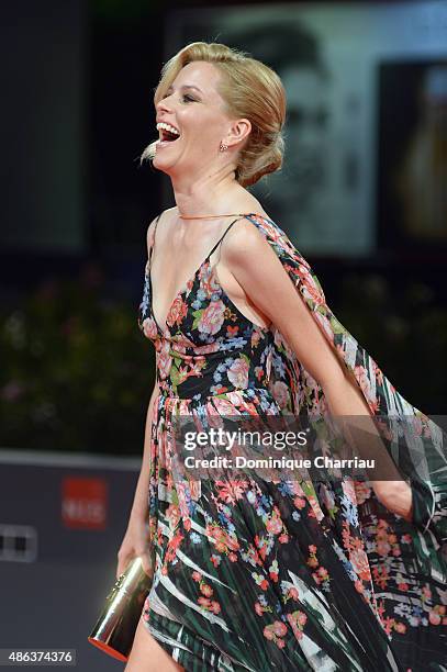 Elizabeth Banks attends a premiere for 'Beasts Of No Nation' during the 72nd Venice Film Festival at Sala Grande on September 3, 2015 in Venice,...