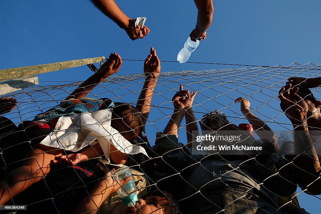 Migrants Cross Into Macedonia Before Continuing Their Journey