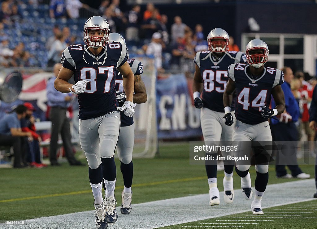 New York Giants v New England Patriots