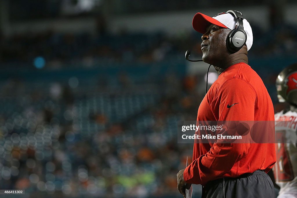 Tampa Bay Buccaneers v Miami Dolphins