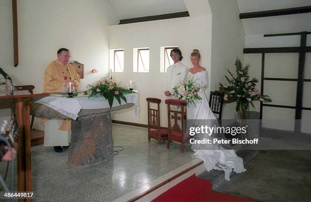 Braut Angelina Pappini, Bräutigam Christian Fresz, Prälat Bieler, Hochzeit, Kirche "Notre Dame Auxilatrice, Chapelle Catholique", Triolet am ,...