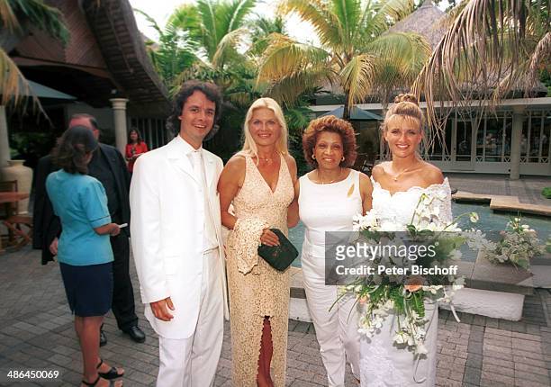 Bräutigam Christian Fresz, Marlene Charell, Gehilfin, Braut Angelina Pappini, Hochzeit, Hotel "Trou aux biches", Triolet am , Mauritius.