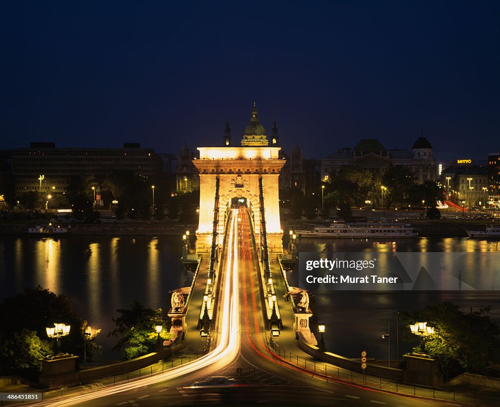 Chain bridge in Budapest at night, Hungary