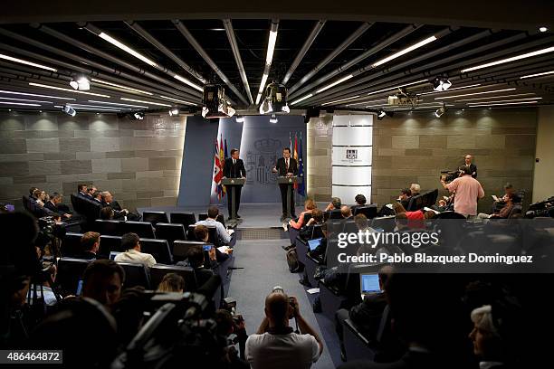 British Prime Minister David Cameron and Spanish Prime Minister Mariano Rajoy attend a press conference at Moncloa Palace on September 4, 2015 in...