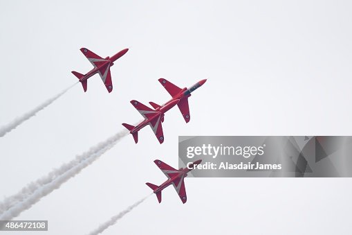 Red Arrows Inverted The Red Arrows At Rhyl Airshow Flying Upside Down High-Res Stock Photo ...