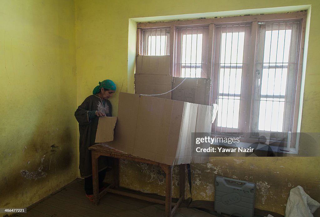 Poor Turnout On Indian Elections In Kashmir