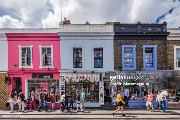 notting hill, shops in pembridge road - menschen vor laden stock-fotos und bilder