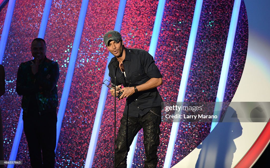 2014 Billboard Latin Music Awards - Show