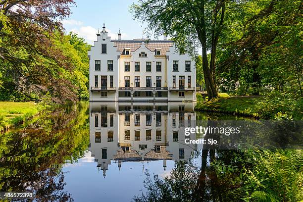 staverden castle house and pond - gelderland stock pictures, royalty-free photos & images