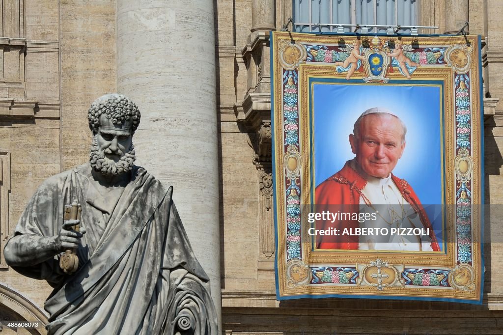 VATICAN-RELIGION-POPE-CANONISATION