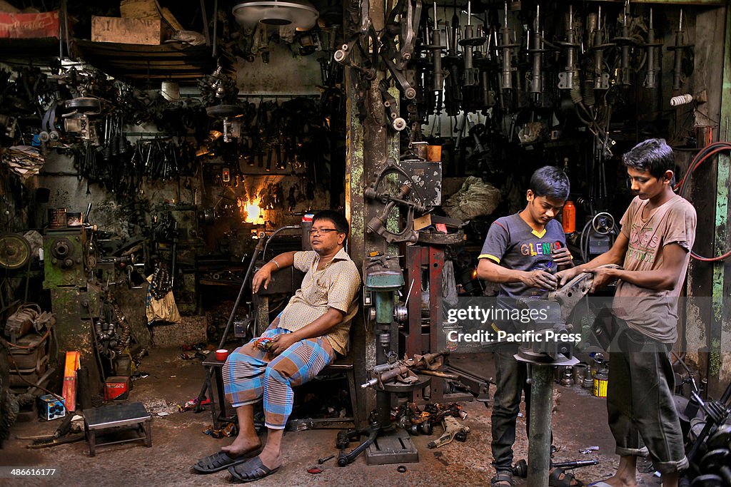 Dangerous Metal Factory in Bangladesh