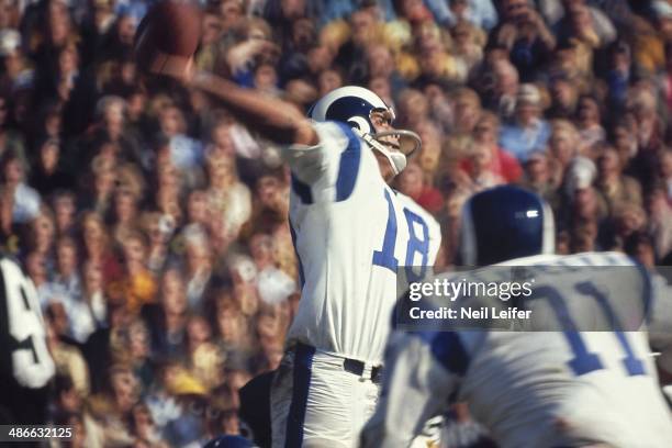 Los Angeles Rams QB Roman Gabriel in action, making pass vs Green Bay Packers at Lambeau Field. Green Bay, WI CREDIT: Neil Leifer