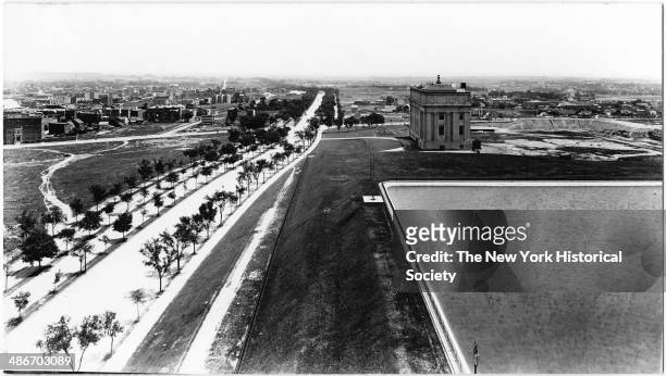 High-angle view of Brooklyn Museum, Mount Prospect Reservoir, and Eastern Parkway, Brooklyn, New York, New York, 1895.