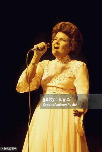 American country singer Jeanne Pruett on stage at Wembley Empire Pool, London, April 1976.