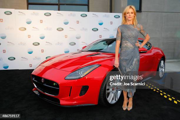 Julie Bowen attends the Los Angeles Modernism Show & Sale Opening Night Party to benefit P.S. Arts Presented by Jaguar Land Rover, a proud first-year...