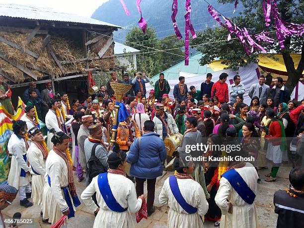 traditional folk dance of kullu, himachal - himachal pradesh stock pictures, royalty-free photos & images