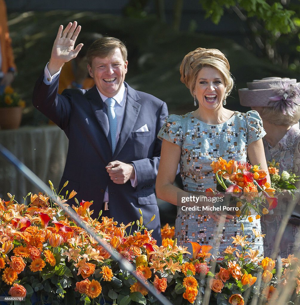 The Netherlands Celebrate Kingsday In De Rijp