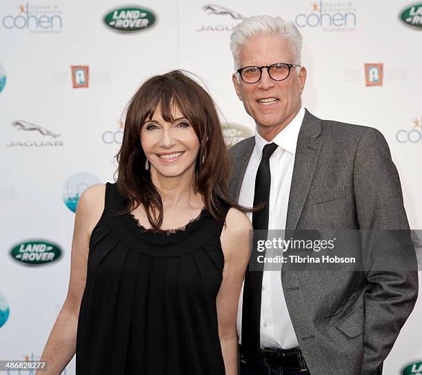 Mary Steenburgen and Ted Danson attend the LA Modernism show & sale opening night party to benefit P.S. ARTS at 3LABS on April 25, 2014 in Culver...