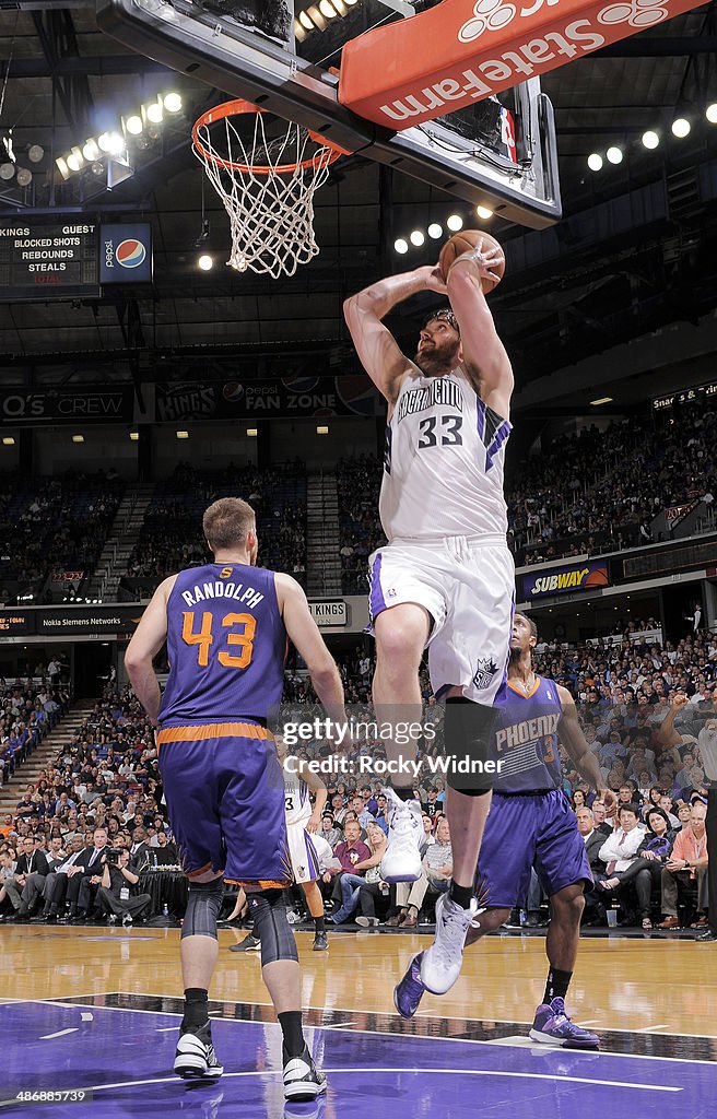 Phoenix Suns v Sacramento Kings