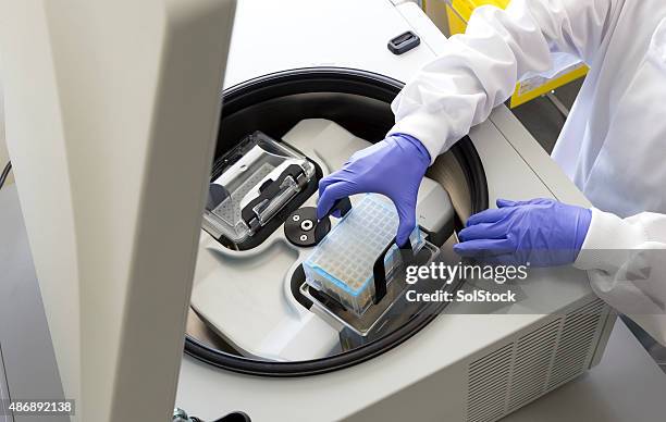 advanced medical technology testing - medical sample stock pictures, royalty-free photos & images