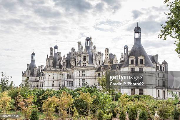 castello di chambord in francia-loire - blois foto e immagini stock