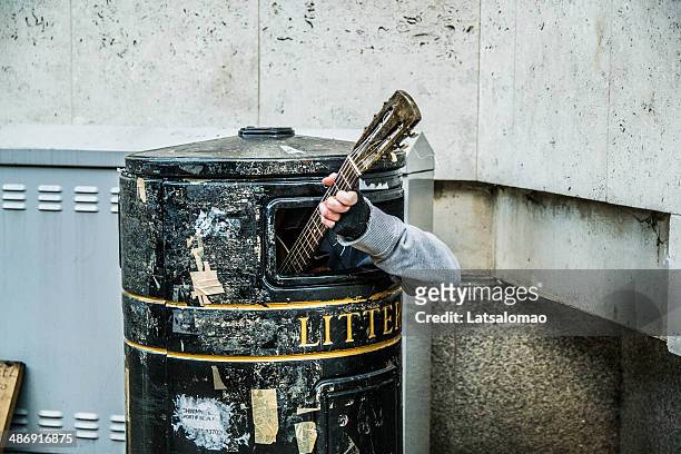 musician in cambridge - cambridge street stock pictures, royalty-free photos & images