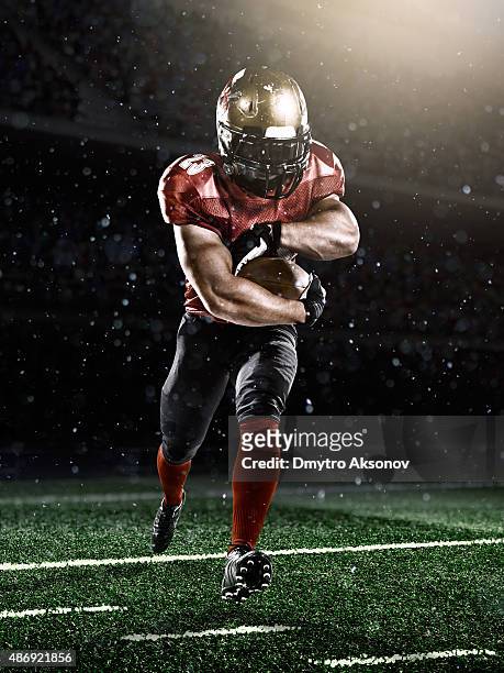 american football player - american football lineman stockfoto's en -beelden