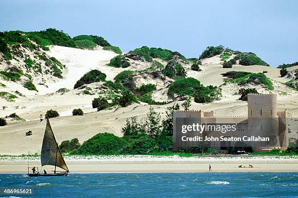 be adventurous! - dhow stock pictures, royalty-free photos & images