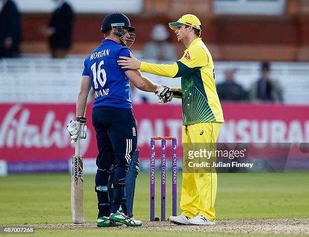 Captains Eoin Morgan of England and Steven Smith of Australia shake hands after Australia won the match during the 2nd Royal London One-Day...