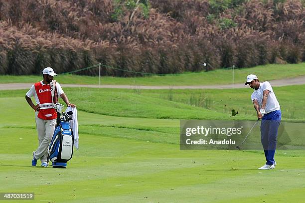 Jyoti Randhawa of India in action during the final round of the CIMB Niaga Indonesian Masters at Royale Jakarta Golf Club on April 27, 2014 in...