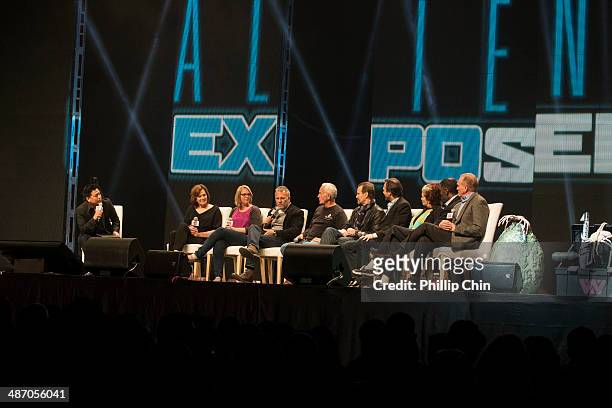 Star Trek actor and moderator Garrett Wang, "Aliens" actors Sigourney Weaver, Carrie Henn, Paul Reiser, Lance Henriksen, Michaerl Biehn, Bill Paxton,...