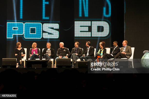 Aliens" actors Sigourney Weaver, Carrie Henn, Paul Reiser, Lance Henriksen, Michaerl Biehn, Bill Paxton, Jenette Goldstein, Ricco Ross and Mark...
