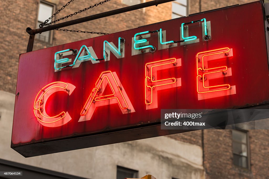 Fanelli Cafe