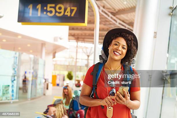 horarios de salida de control - estación de autobús fotografías e imágenes de stock