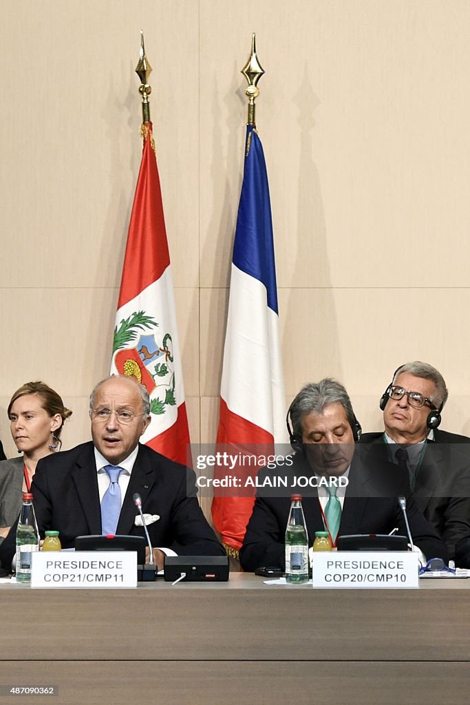 FRANCE-PERU-POLITICS-ENVIRONMENT-COP21-CMP11